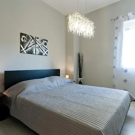 Apartament Mauri *
